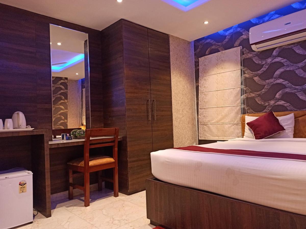 Hotel A P Home'S - A Boutique Hotel Guwahati Bagian luar foto